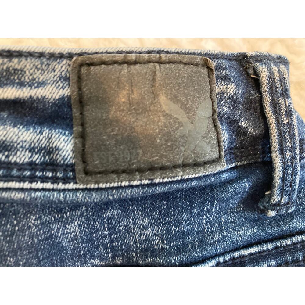 American Eagle blue denim jean cut off shorts, superstretch button front, size 4 - Picture 4 of 10